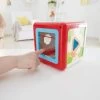 Hape E0507 - Sortierbox Gartenhütte, Farben-und Formensortierwürfel -Kinder Welt Verkauf hape e0507 sortierbox gartenhuette farben und formensortierwuerfel
