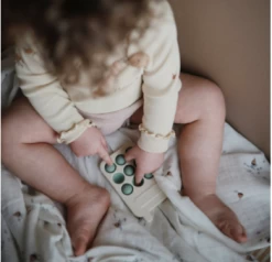 MUSHIE - PRESS TOY PHONE - Cambridge Blau -Kinder Welt Verkauf mushie press toy phone cambridge blau 3