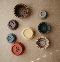 MUSHIE - STACKING CUP - Retro -Kinder Welt Verkauf mushie stacking cup retro 2