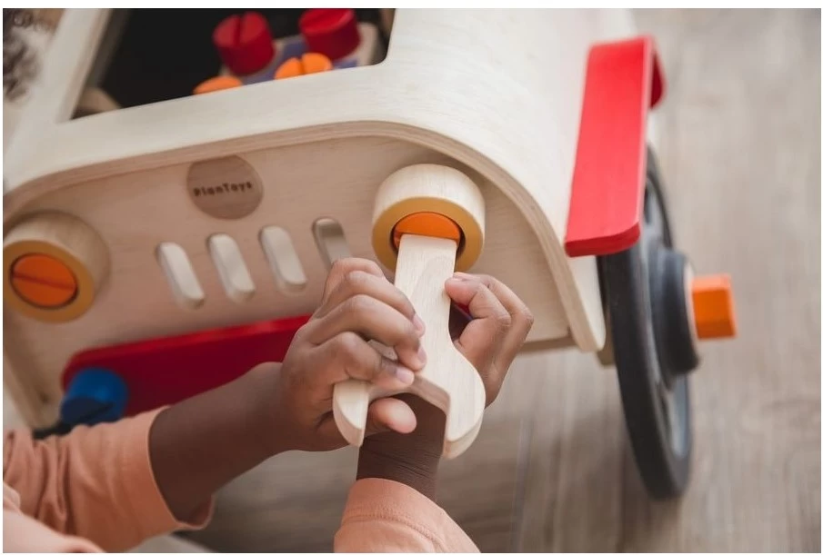 Plan Toys PlanToys Holzspielzeug Automechaniker 5 Plan Toys PlanToys Holzspielzeug Automechaniker – Bild 3