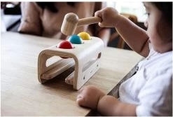 Plan Toys PlanToys Holzspielzeug Hammer-Kugeln -Kinder Welt Verkauf plantoys holzspielzeug hammer kugeln 2