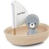 Plan Toys PlanToys Holzspielzeug Segelboot-Dichtung -Kinder Welt Verkauf plantoys holzspielzeug segelboot dichtung