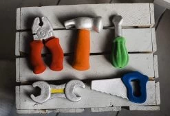 Rubbabu Set Von 5 Werkzeugen -Kinder Welt Verkauf rubbabu set von 5 werkzeugen 2