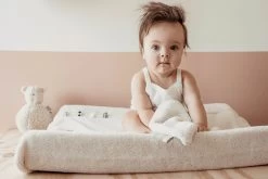 Snoozebaby Wickelauflage Happy Dressing Stone Beige - 45 X 70cm GOTS -Kinder Welt Verkauf snoozebaby organic changing cover happy dressing 45 x 70cm stone beige