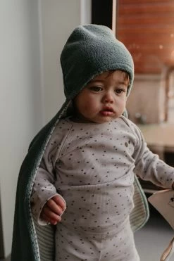 Snoozebaby Bio-Wickeltuch Trendy Wrapping - Smokey Green -Kinder Welt Verkauf snoozebaby organic wrap blanket trendy wrapping 90x110cm smokey green 1