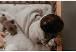 Snoozebaby Spieltuch Fröhlich Spielend Warm Braun - 75x95cm -Kinder Welt Verkauf snoozebaby spieltuch froehlich spielend warm braun 75x95cm 3