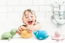 Tikiri Biss Und Badespielzeug Mit Rasseldelfin 11 Cm Blau -Kinder Welt Verkauf tikiri biss und badespielzeug mit rasseldelfin 11 cm blau 3