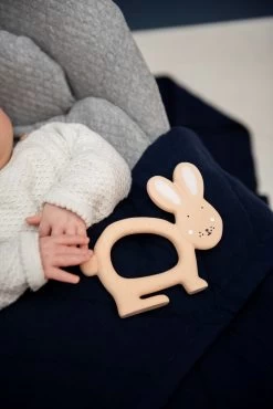 Trixie Greifling Aus Naturkautschuk - Mrs. Rabbit -Kinder Welt Verkauf trixie natuurlijk rubber grijpspeeltje mrs rabbit